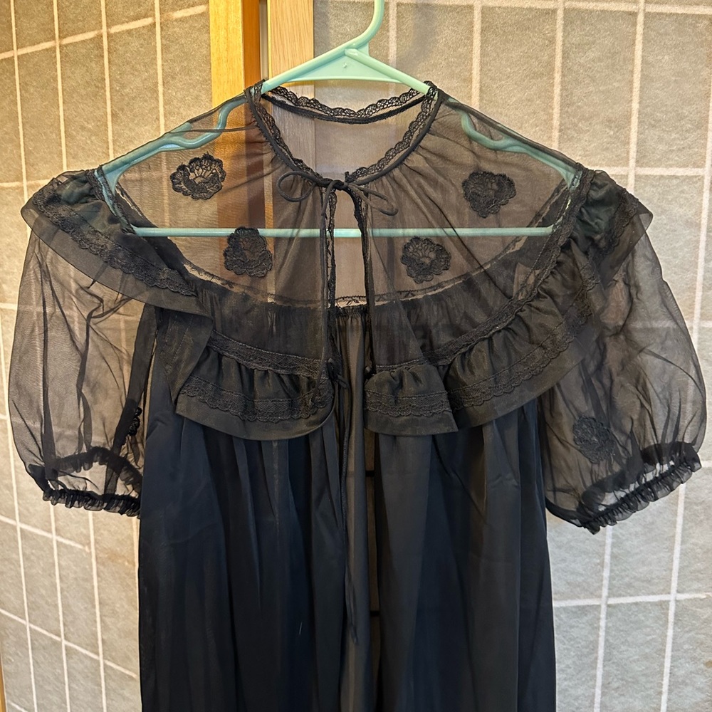 Vintage black peignoir set, size 36